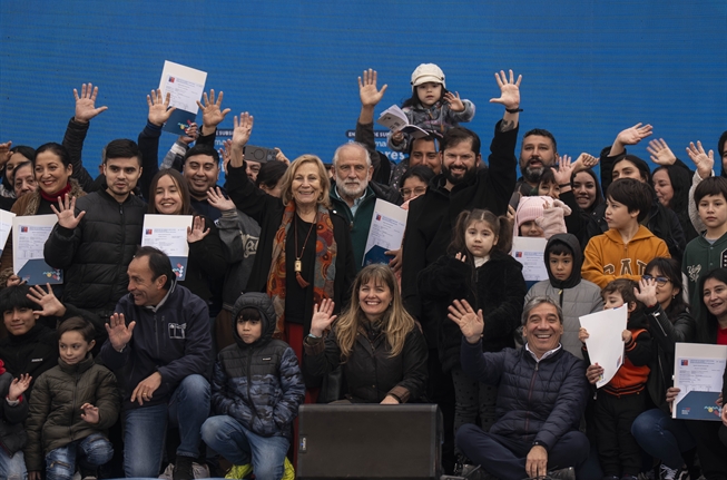Minvu entrega subsidios habitacionales a sectores medios y anuncia nuevo llamado