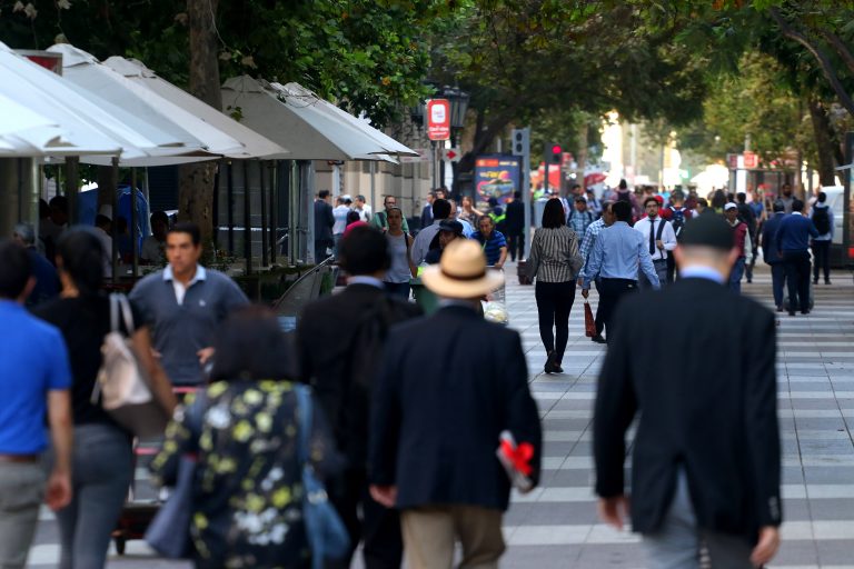 Imacec cae en marzo y primer trimestre del año cierra en terreno negativo