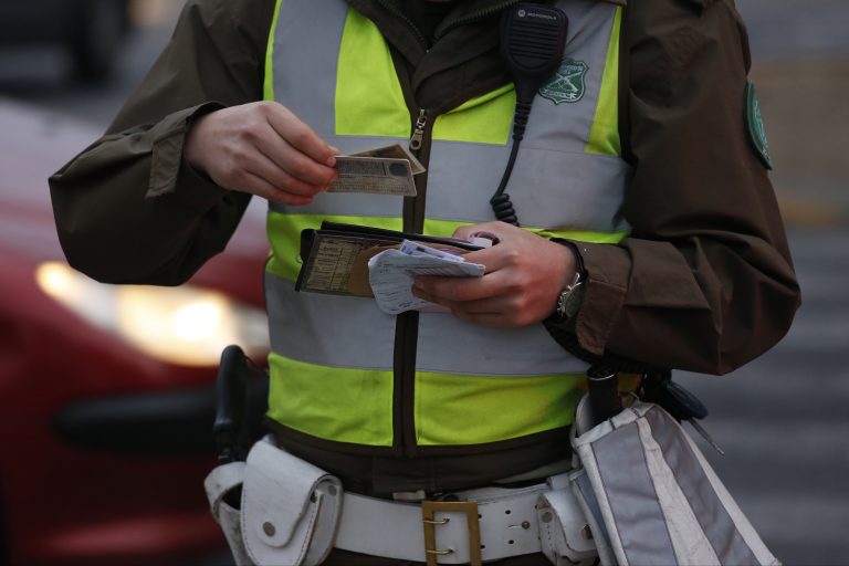 Restricción vehicular en Santiago: consulta las patentes afectadas este lunes