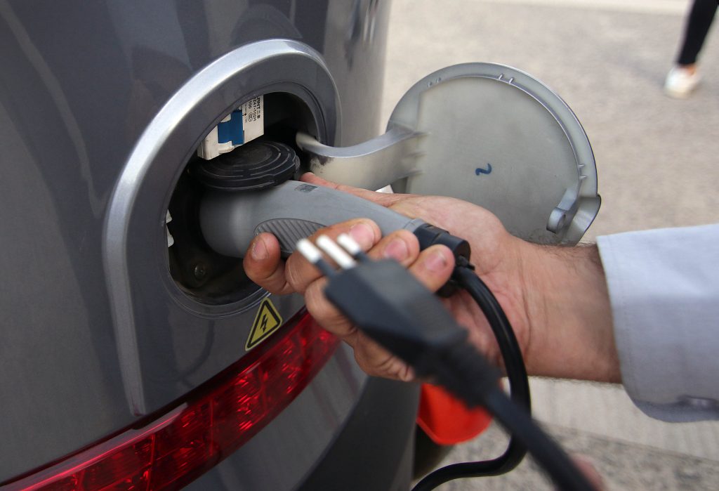 Ventas de autos de bajas emisiones alcanzan un récord histórico y ya representan el 10% del mercado