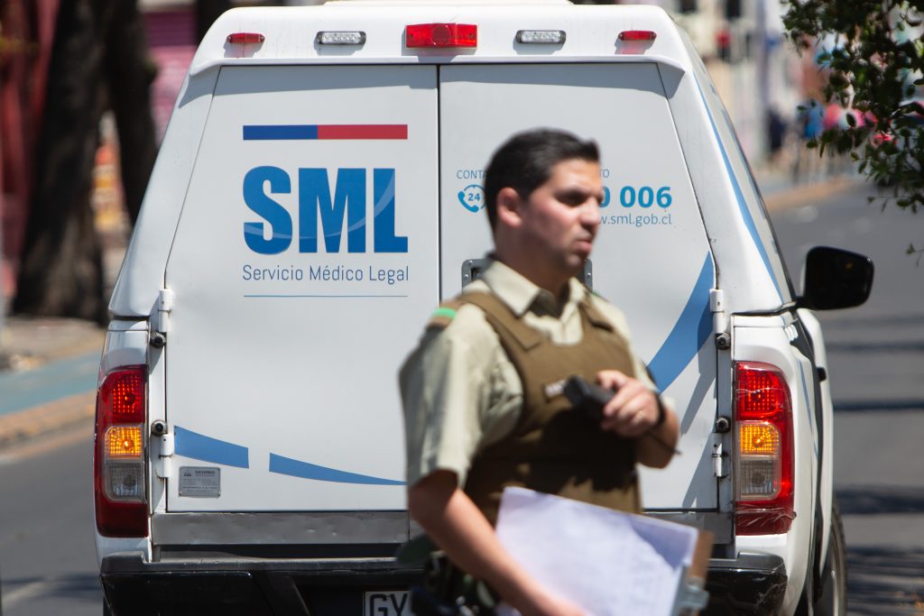 Carabineros investiga fallecimiento de mujer al interior de un motel en Quilicura