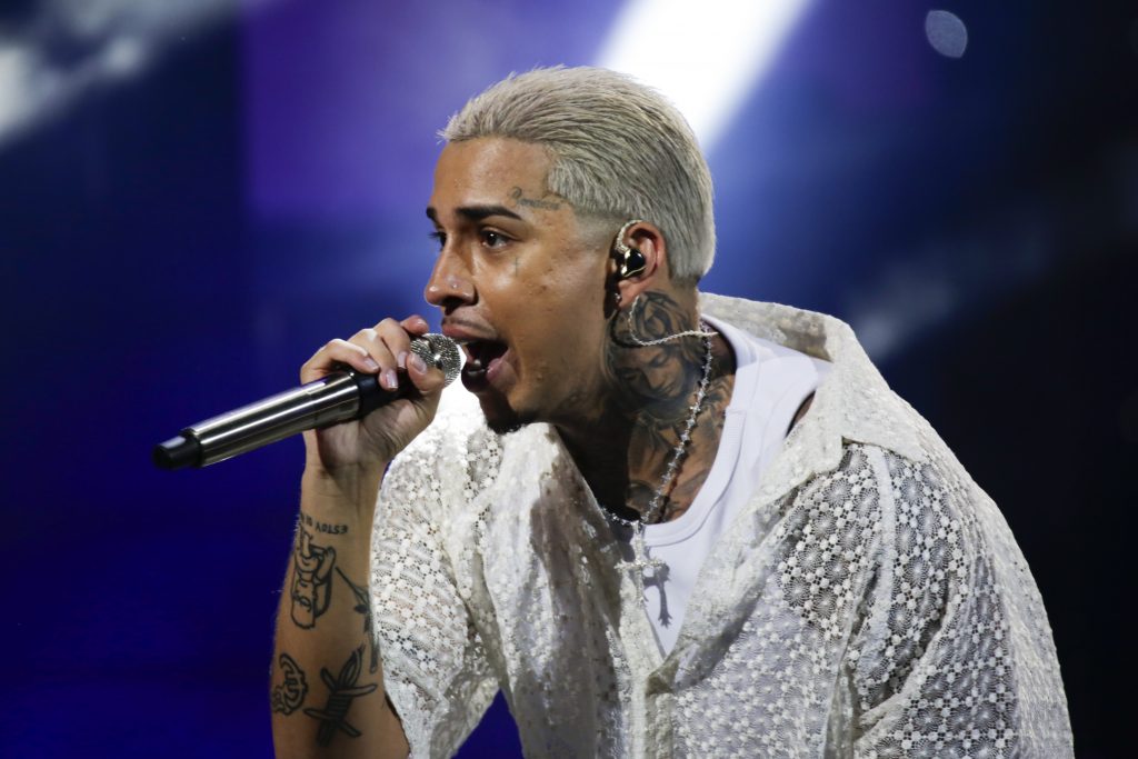Young Cister recibe Disco de Oro en Chile por su éxito “QLOO”*