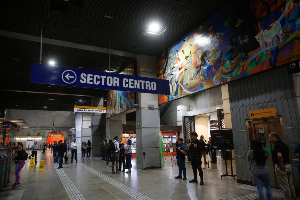 Metro prohíbe carros tipo yegua y de supermercado para frenar comercio ambulante