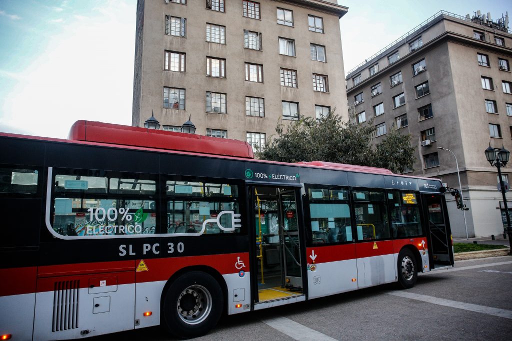 Red Movilidad suma 300 nuevos buses eléctricos para Santiago: revisa las comunas beneficiadas