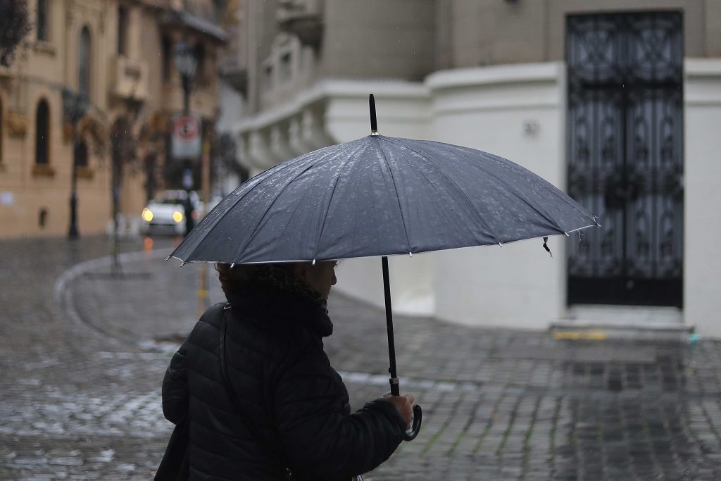 Alerta temprana preventiva en comunas de la RM por lluvia, viento y riesgo de remoción en masa