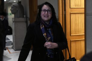 Escándalo licencias médicas: Contraloría denuncia que 359 organismos no han iniciado sumarios por viajes de funcionarios