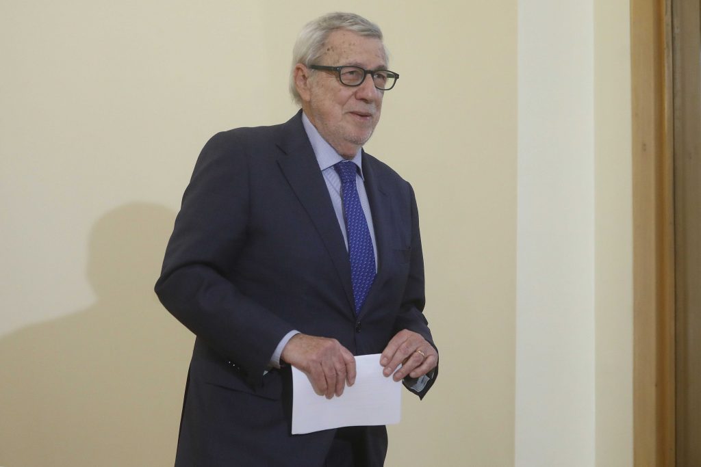 Van Klaveren minimiza intento fallido de contacto entre Marco Rubio y Boric