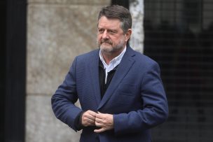 Oposición prepara solicitud de destitución contra Claudio Orrego tras informe de Contraloría