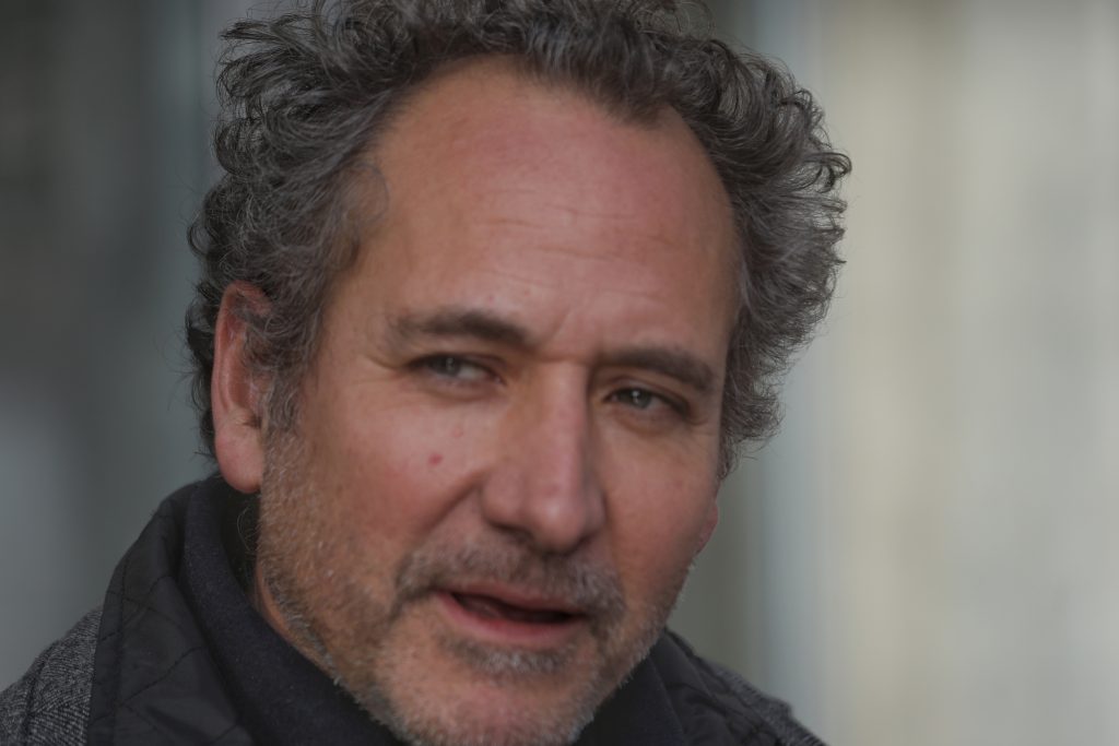 Tras denuncia por VIF, Juan Pablo Sáez enfrenta batalla legal por custodia de su hija