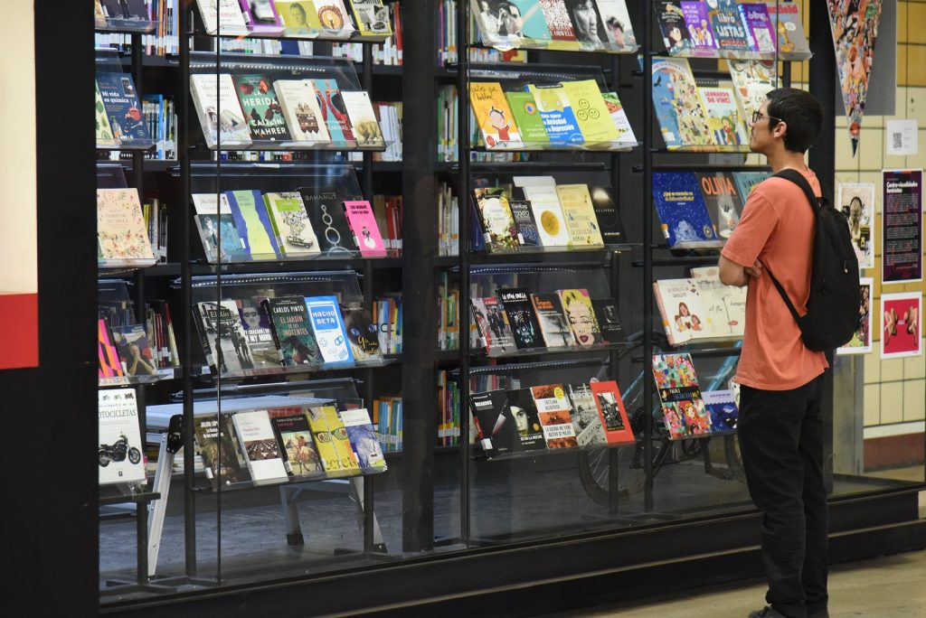 Metro celebra los 29 años de Bibliometro y la cultura en red