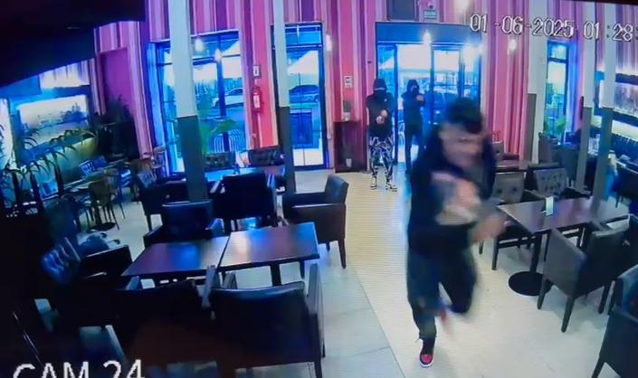 Balacera en bar de Barrio Brasil: Tres sujetos armados irrumpieron en local