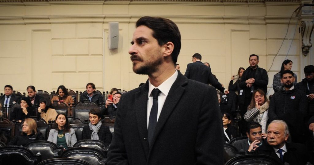 Gonzalo Winter asegura que no basta con condenar la violencia para cerrar el capítulo del Estallido Social