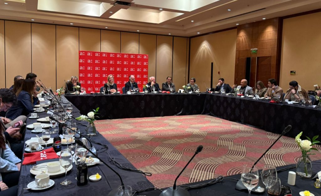 SNA y Radio Agricultura dialogan sobre el rol de los medios en el Chile actual