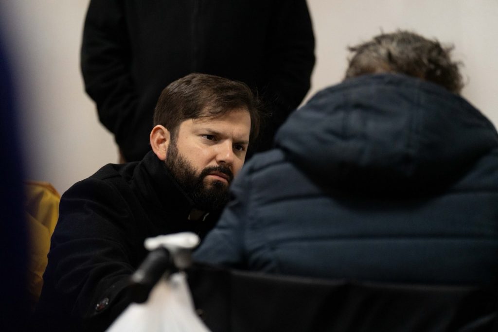 Presidente Boric visitó albergue de emergencia para personas en situación de calle
