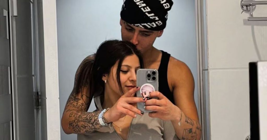 AK4:20 sorprendió a Ignacia Antonia con “ardiente” regalo por sus 11 meses juntos