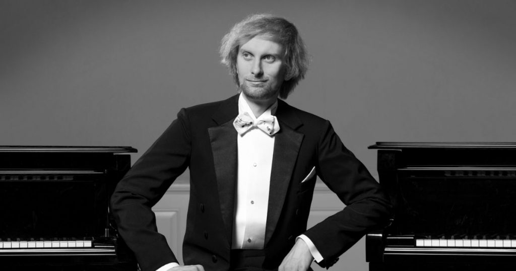 Pianista checo Ivo Kahánek llega a Santiago con imperdible concierto
