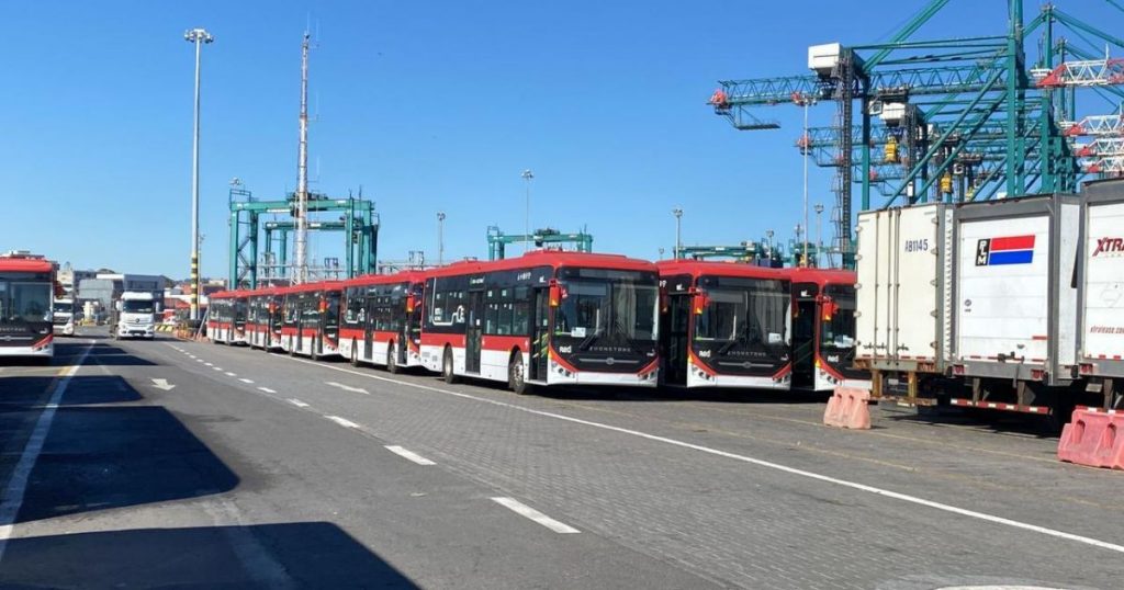 Santiago acelera su transición eléctrica: 935 buses cero emisiones refuerzan el sistema RED