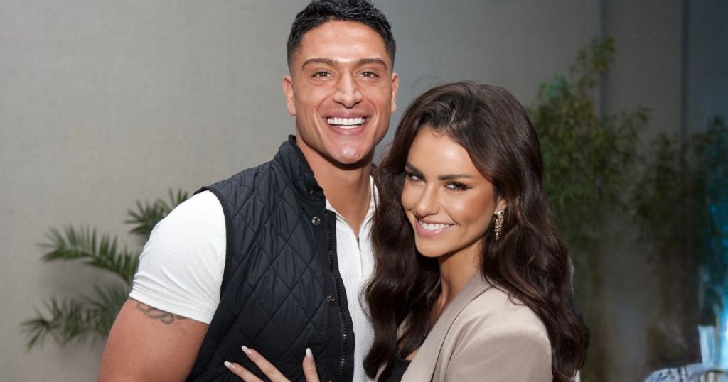 Sammis Reyes genera revuelo por canción que usó con Emilia Dides: usuarios recuerdan su matrimonio con su ex