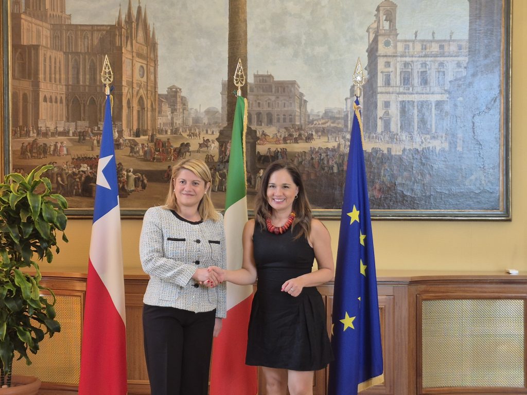 Subsecretaria lidera Consultas Políticas con Italia y destaca la cooperación cultural, científica y económica