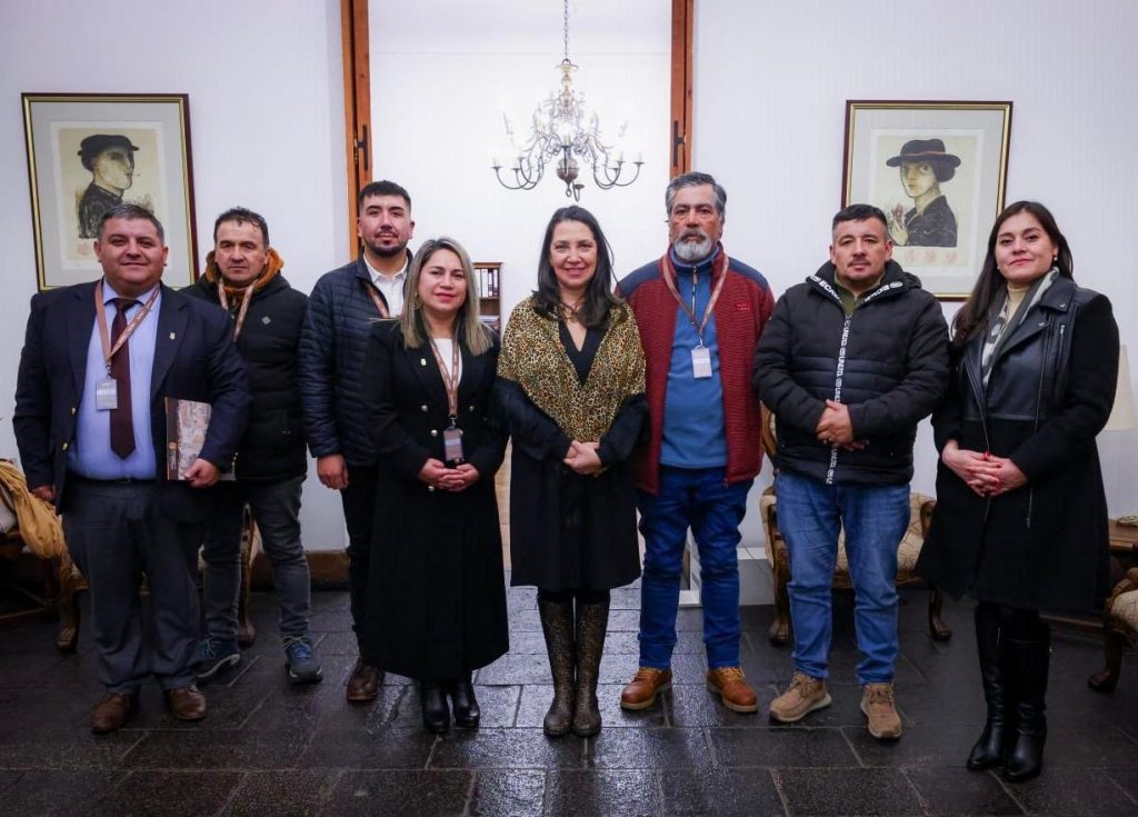 Diputada Karen Medina y representantes de Lebu piden al Ejecutivo decreto para declarar la jibia como recurso migratorio
