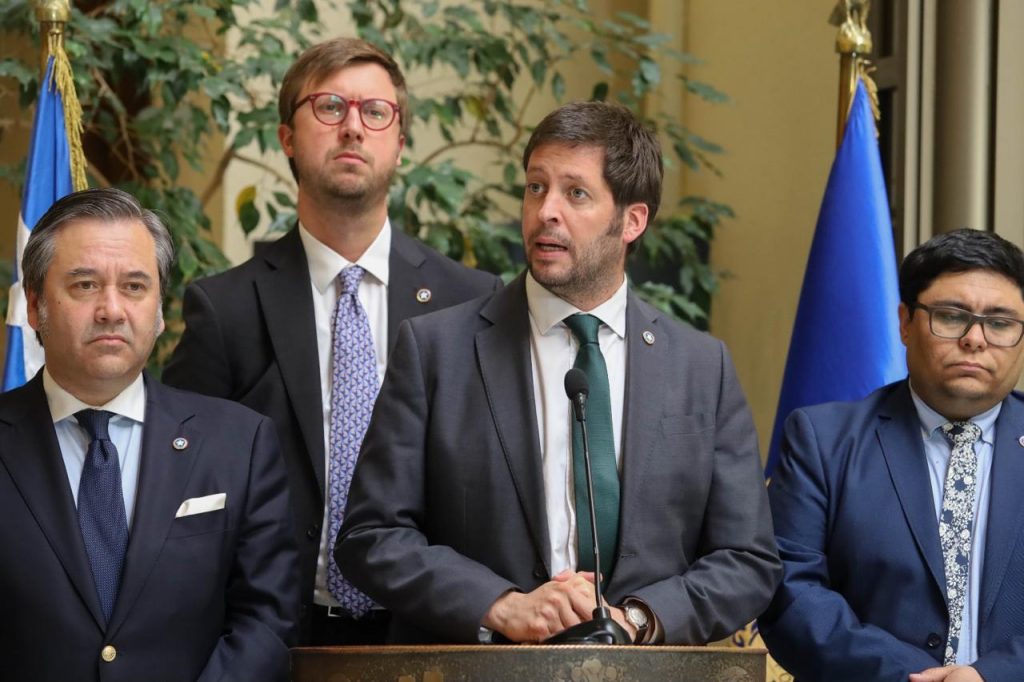 Republicanos y chats filtrados de Cariola: “Esto es abuso de poder y la justicia debe actuar sin contemplaciones”