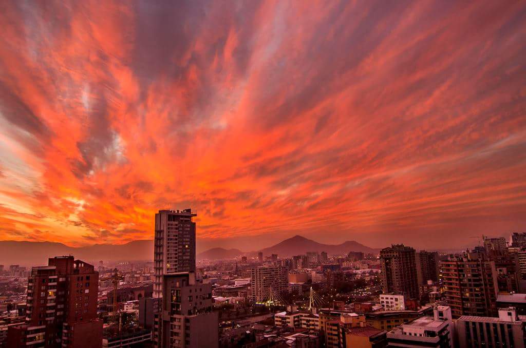 La peligrosa razón de por qué los atardeceres chilenos son tan deslumbrantes