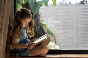 Vacaciones de invierno: Consejos prácticos para incentivar la lectura en niños y jóvenes