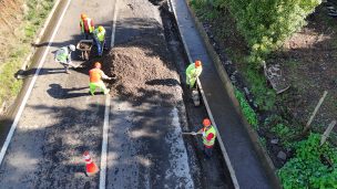 MOP trabaja a toda marcha para reponer ruta costera N-42 en Cobquecura tras socavón