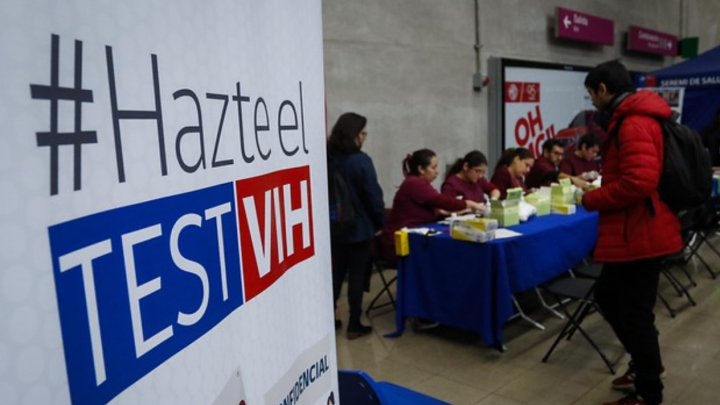 Casos de VIH en Chile alcanzan su cifra más baja desde 2015, según informe del ISP