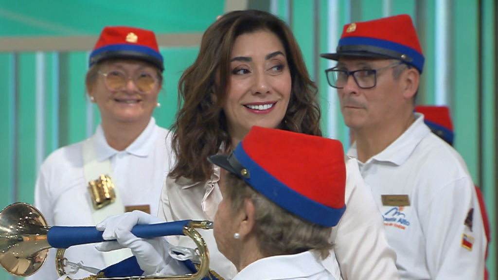 “Carmen Gloria a tu Servicio” emocionó con homenaje a “Los Viejos Robles”: música, gratitud y orgullo senior