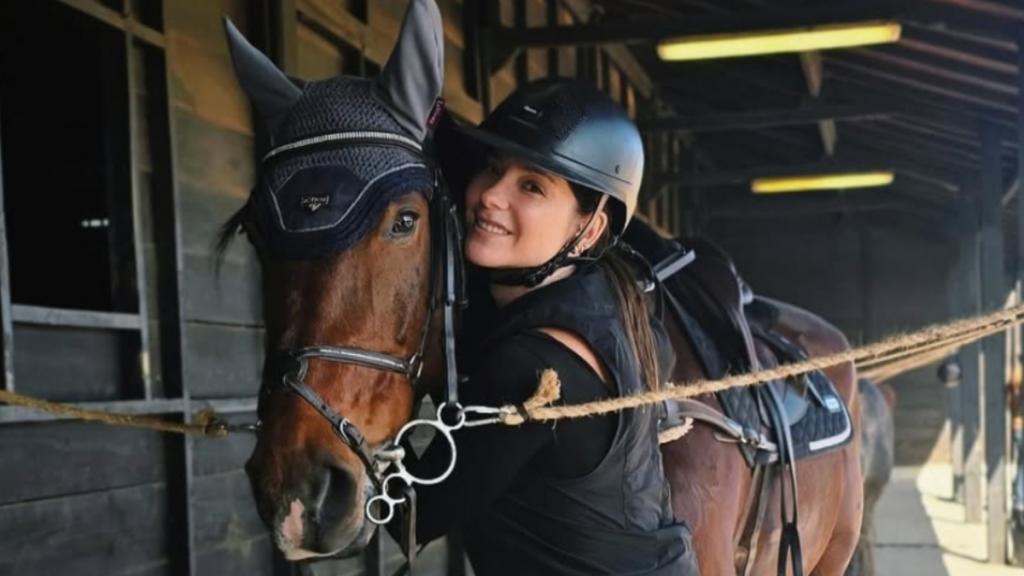 Kel Calderón debutó en competencia de salto: “Cada día amo más a estos animales espectaculares”