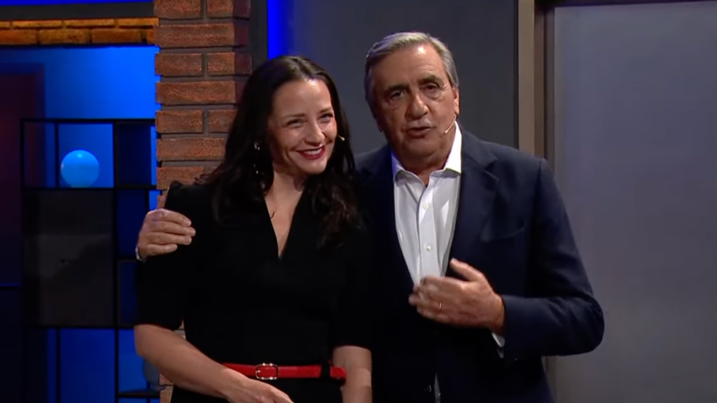 Andrea Arístegui sorprende a Kike Morandé con una demostración de taekwondo en “Detrás del muro”
