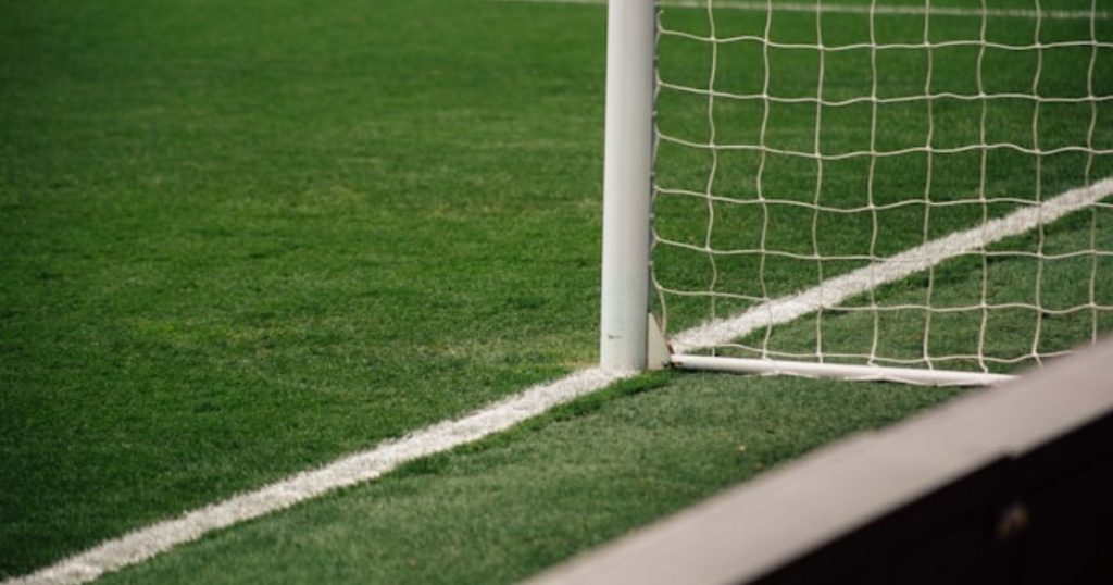 ¿Cómo están armadas las canchas de fútbol modernas y bien ambientadas?