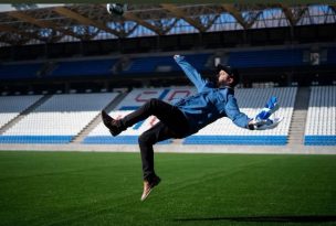 Ex U. Católica analizó nivel futbolístico de Boric tras comentada chilena: