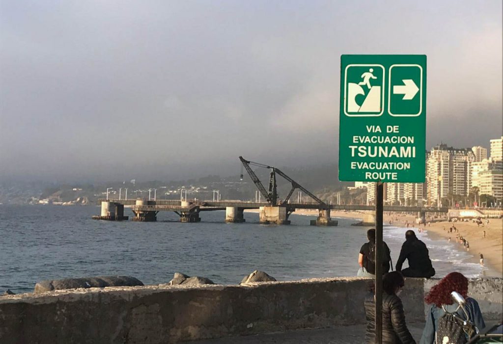 Chile en Alerta Amarilla: SHOA detalla horarios de posibles olas