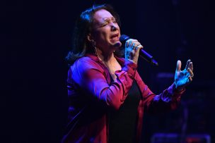 Gloria Simonetti lanza nuevo EP “Con los Años Cantados” con versiones de grandes clásicos