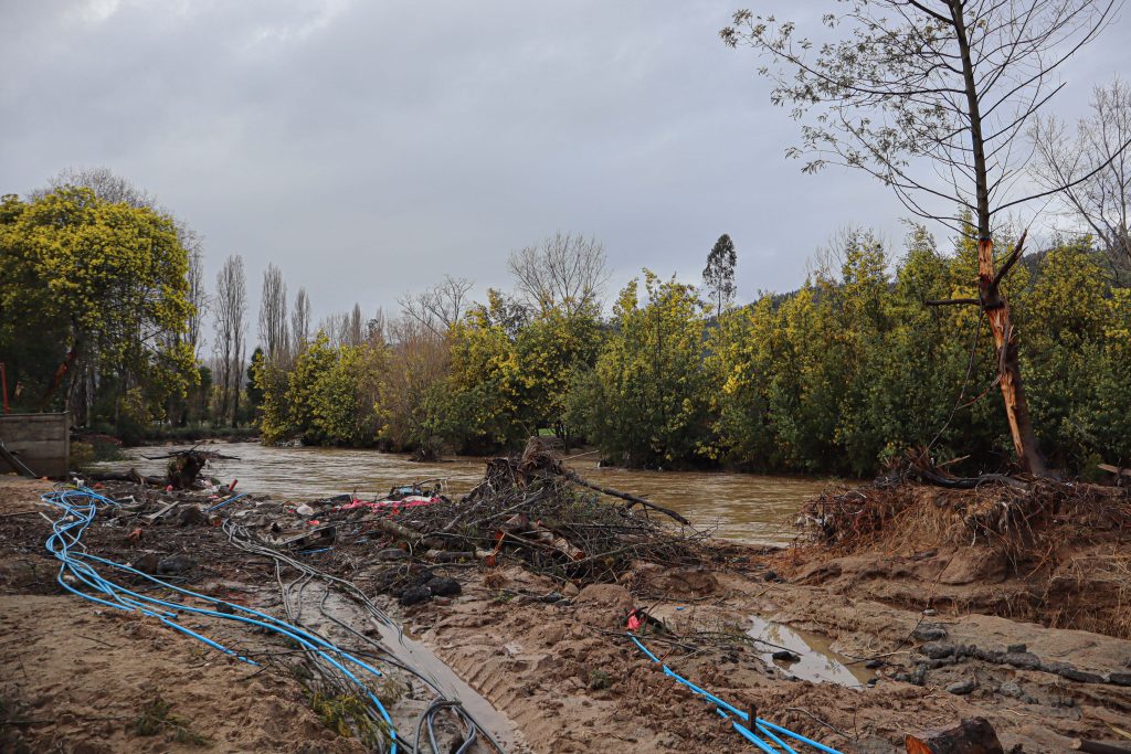 Senapred solicita evacuar dos sectores de Concepción por desborde del río Andalién