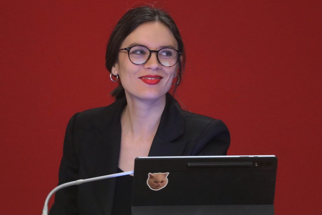 Camila Vallejo retoma sus funciones en La Moneda: 