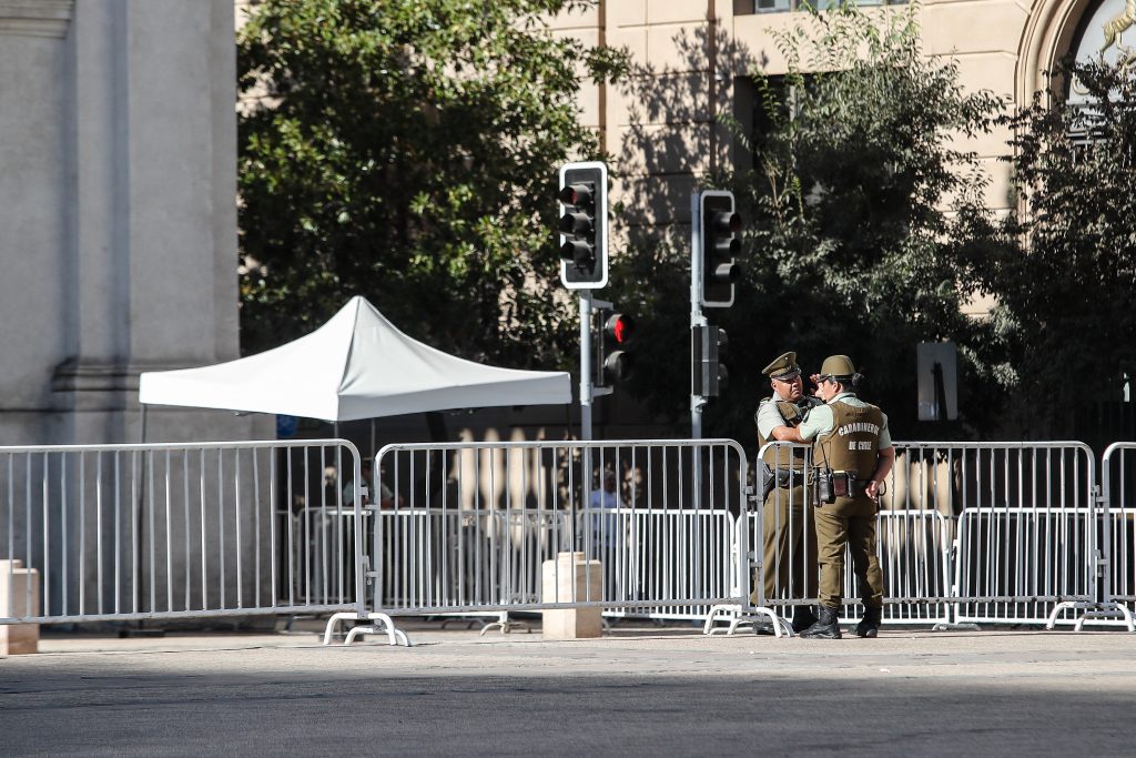 Conductor ebrio y con orden pendiente atropelló a carabinero frente a La Moneda