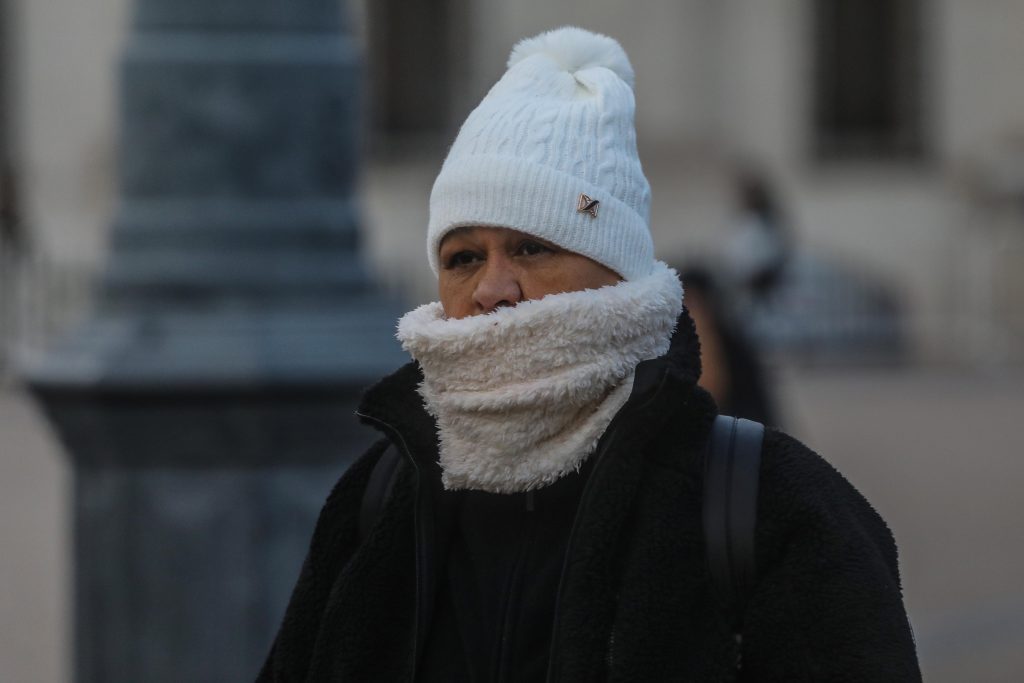 El frío no perdona: así puedes cuidar tu voz y cuerdas vocales en invierno