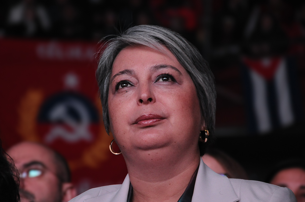 Cadem: Jeannette Jara lidera por primera vez la carrera presidencial, seguida de cerca por Kast