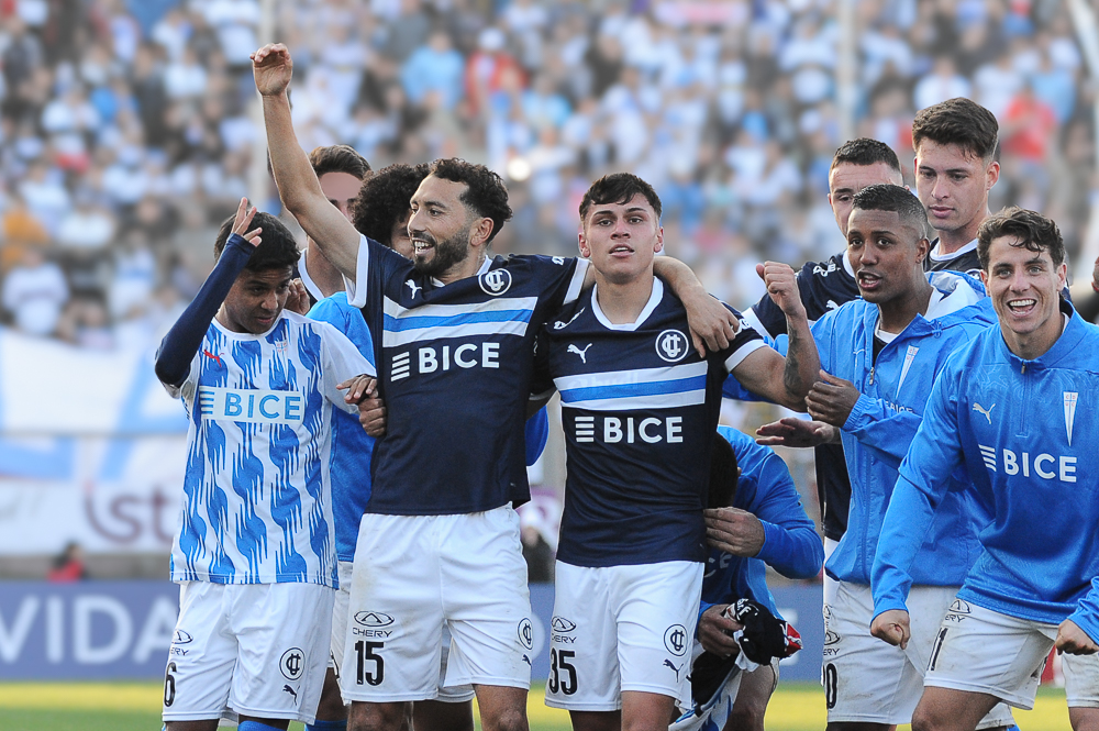 Universidad Católica rompe mala racha y vence por 2 goles a Colo Colo