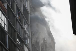 Senapred actualiza situación por incendio en el centro de Santiago: