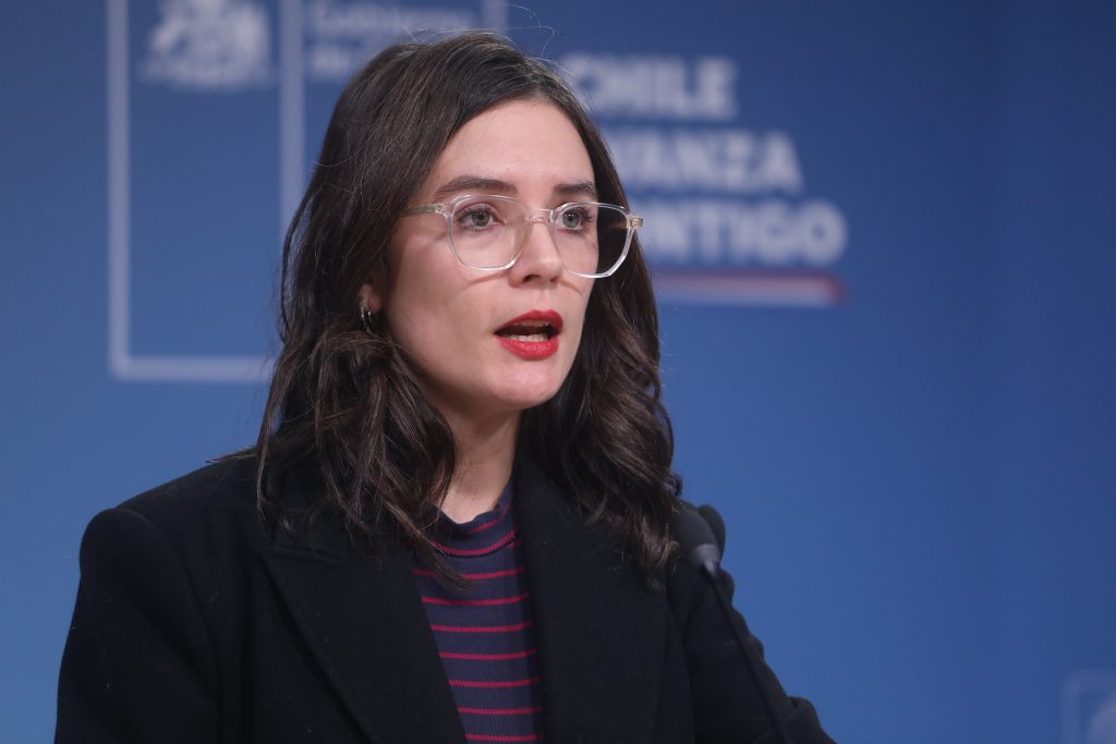 Ministra Vallejo llama al diálogo tras nuevas tomas estudiantiles en Santiago: “Lo importante es separar lo intolerable”