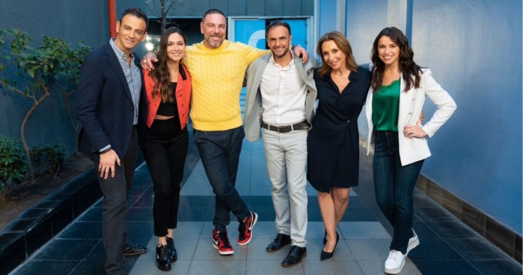 Entre emoción y flores: Querida periodista se despide de Mega para cumplir su sueño