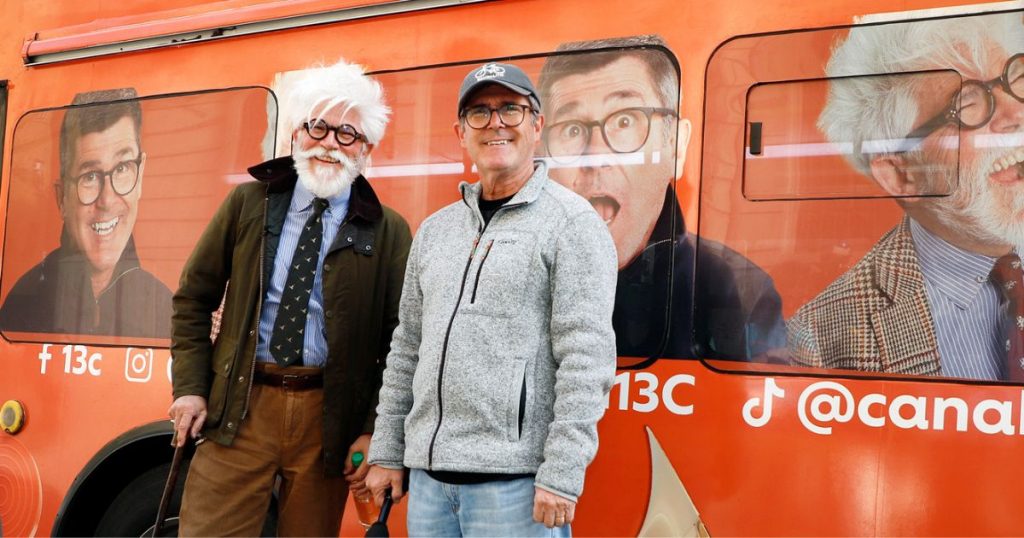“City Tour” sorprende con recorrido en especial bus por los rincones más icónicos de Santiago
