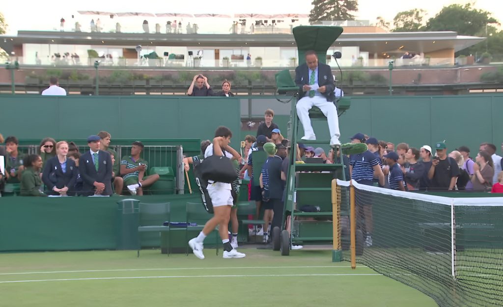 A recargar energías: Garín deberá reanudar este jueves su duelo ante Rinderknech en Wimbledon