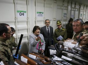 Gobierno asiste a inutilización de armas de fuego: van casi 6.500 en el primer semestre, 34% más que el año pasado