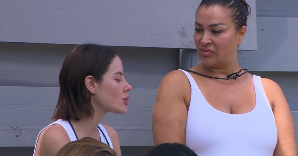 Tensión en Mundos Opuestos: Marlen Olivari criticó el lenguaje y acento de Ignacia Michelson