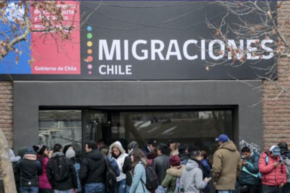Diputados RN denuncian posible colapso en Migraciones por licencias Office y piden a Contraloría investigar responsabilidades